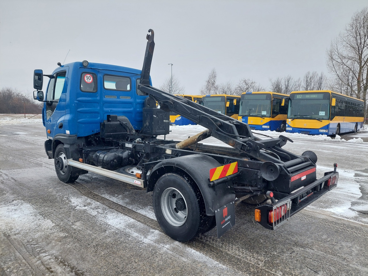 Avia D100 - Крюковой мультилифт: фото 3 Avia D100 - Крюковой мультилифт: фото 3