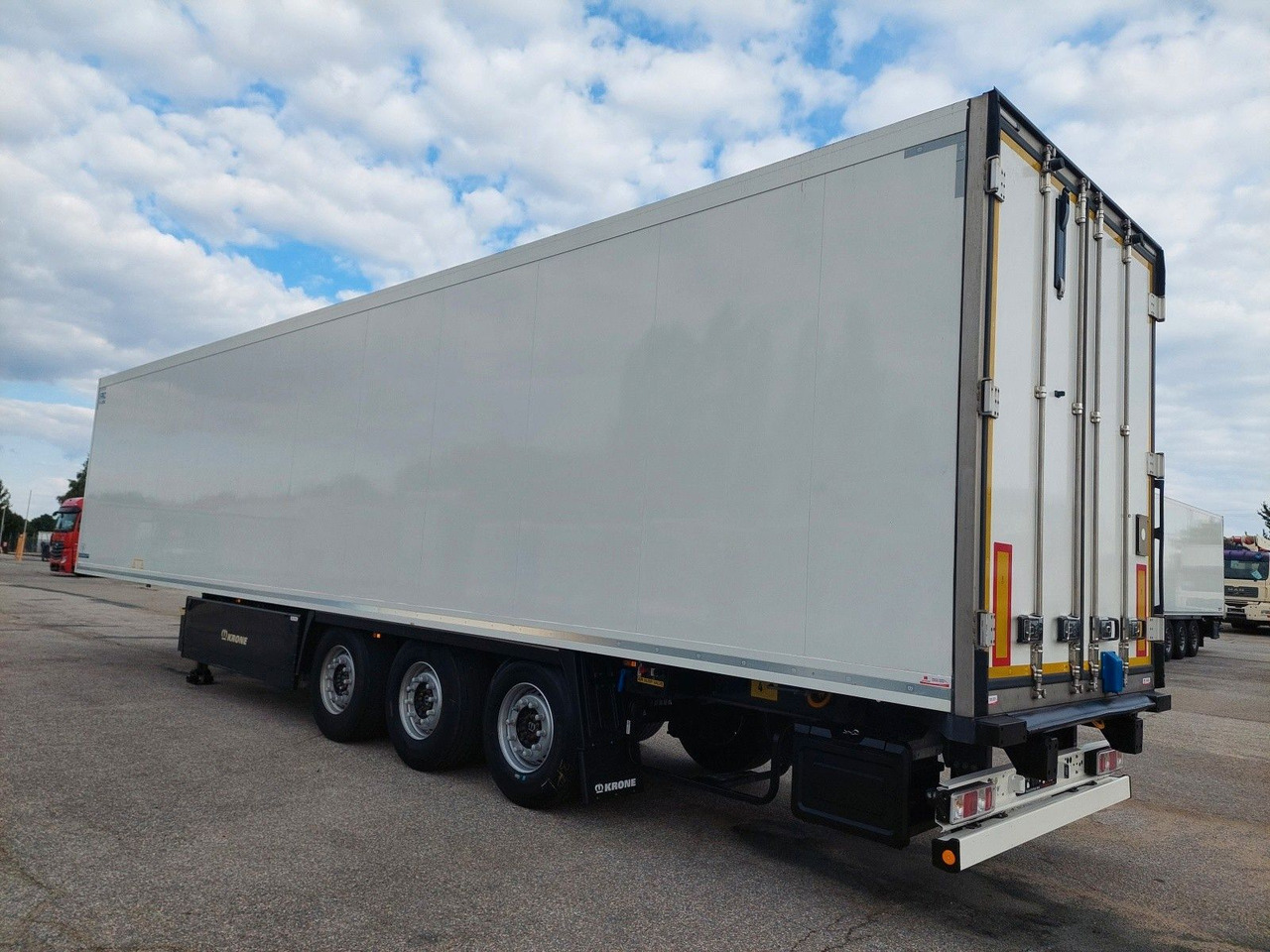 Krone SD Thermo King SLXi 300 - Полуприцеп-рефрижератор: фото 3 Krone SD Thermo King SLXi 300 - Полуприцеп-рефрижератор: фото 3