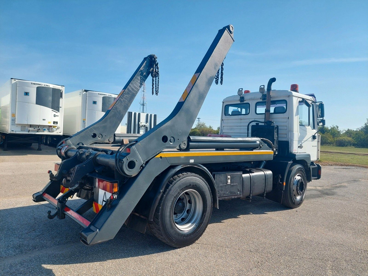 MAN ME 18.280 BB 4x2 - Тентованный грузовик: фото 4 MAN ME 18.280 BB 4x2 - Тентованный грузовик: фото 4