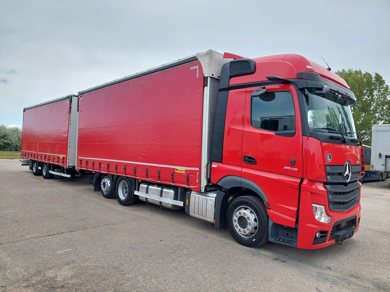 Mercedes-Benz Actros 2545 L/NR 6x2 + Wielton PC2K Durchbar - Тентованный грузовик: фото 2 Mercedes-Benz Actros 2545 L/NR 6x2 + Wielton PC2K Durchbar - Тентованный грузовик: фото 2