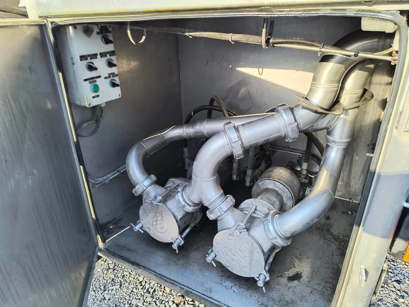 Грузовик-цистерна для транспортировки молока Mercedes-Benz Actros 2536 15500L INSULATED INOX TANK - 1 COMP: фото 16