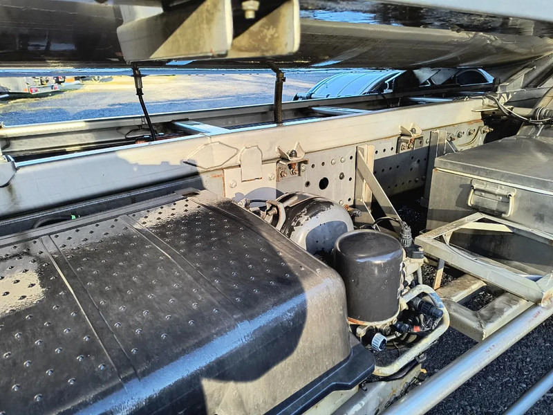 Грузовик-цистерна для транспортировки молока Mercedes-Benz Actros 2536 15500L INSULATED INOX TANK - 1 COMP: фото 15