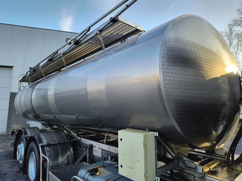 Грузовик-цистерна для транспортировки молока Mercedes-Benz Actros 2536 15500L INSULATED INOX TANK - 1 COMP: фото 12