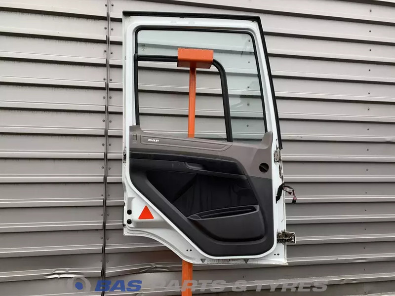 DAF CF Euro 6 - Дверь и запчасти для Грузовиков: фото 2 DAF CF Euro 6 - Дверь и запчасти для Грузовиков: фото 2