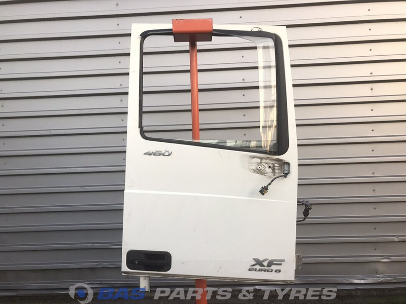 DAF XF106 Portier Rechts DAF 1881863 - Дверь и запчасти для Грузовиков: фото 1 DAF XF106 Portier Rechts DAF 1881863 - Дверь и запчасти для Грузовиков: фото 1