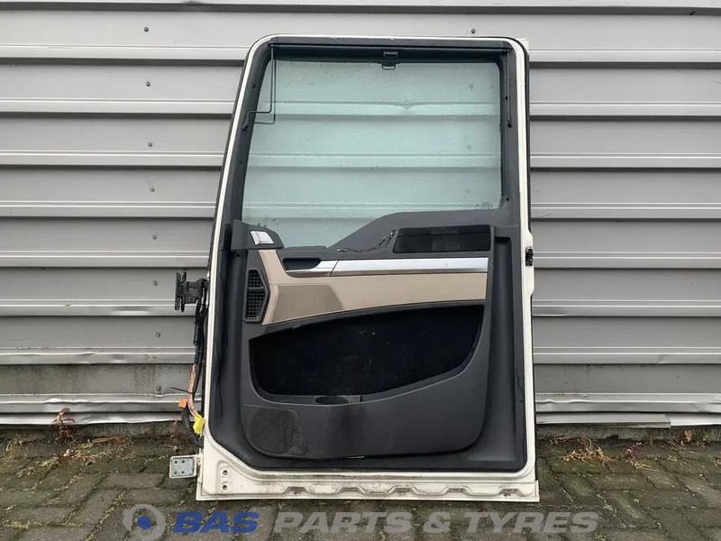 MAN TGX - Дверь и запчасти для Грузовиков: фото 2 MAN TGX - Дверь и запчасти для Грузовиков: фото 2