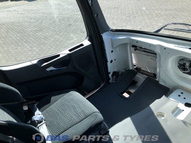 Mercedes-Benz Actros MP5 Mercedes ClassicSpace M-cab L1EH1 A 000 600 01 01 - Кабина и интерьер для Грузовиков: фото 5 Mercedes-Benz Actros MP5 Mercedes ClassicSpace M-cab L1EH1 A 000 600 01 01 - Кабина и интерьер для Грузовиков: фото 5
