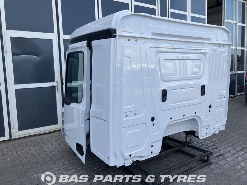 Mercedes-Benz Actros MP5 Mercedes ClassicSpace M-cab L1EH1 A 000 600 01 01 - Кабина и интерьер для Грузовиков: фото 3 Mercedes-Benz Actros MP5 Mercedes ClassicSpace M-cab L1EH1 A 000 600 01 01 - Кабина и интерьер для Грузовиков: фото 3