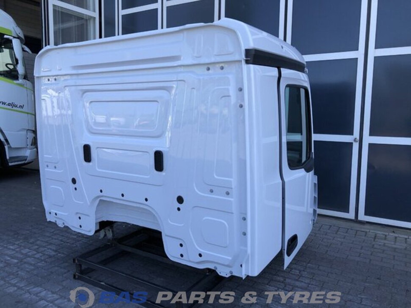 Mercedes-Benz Actros MP5 Mercedes ClassicSpace M-cab L1EH1 A 000 600 01 01 - Кабина и интерьер для Грузовиков: фото 4 Mercedes-Benz Actros MP5 Mercedes ClassicSpace M-cab L1EH1 A 000 600 01 01 - Кабина и интерьер для Грузовиков: фото 4