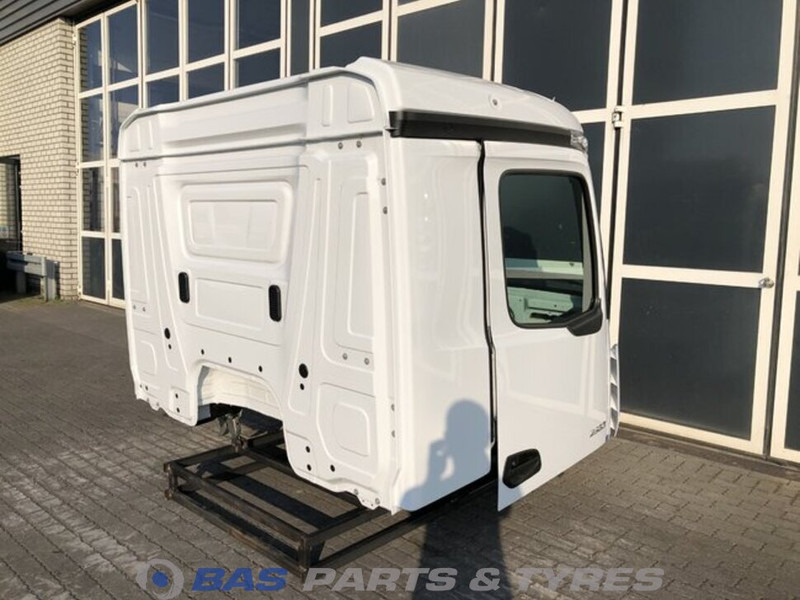 Mercedes-Benz Actros MP5 Mercedes ClassicSpace M-cab L1EH1 A 000 600 01 01 - Кабина и интерьер для Грузовиков: фото 4 Mercedes-Benz Actros MP5 Mercedes ClassicSpace M-cab L1EH1 A 000 600 01 01 - Кабина и интерьер для Грузовиков: фото 4