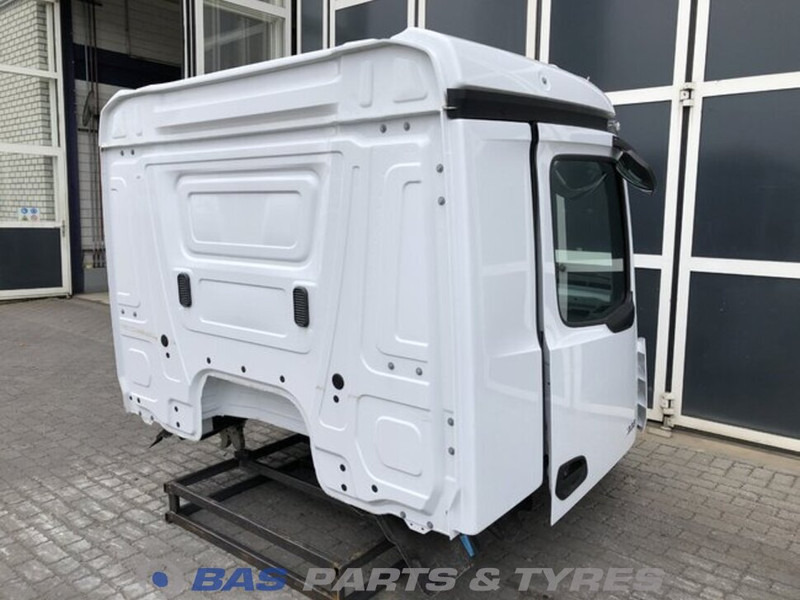 Mercedes-Benz Actros MP5 Mercedes ClassicSpace M-cab L1EH1 A 000 600 01 01 - Кабина и интерьер для Грузовиков: фото 4 Mercedes-Benz Actros MP5 Mercedes ClassicSpace M-cab L1EH1 A 000 600 01 01 - Кабина и интерьер для Грузовиков: фото 4