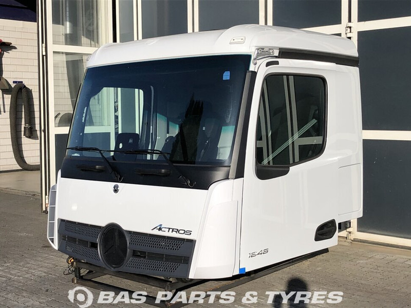 Mercedes-Benz Actros MP5 Mercedes ClassicSpace M-cab L1EH1 A 000 600 01 01 - Кабина и интерьер для Грузовиков: фото 1 Mercedes-Benz Actros MP5 Mercedes ClassicSpace M-cab L1EH1 A 000 600 01 01 - Кабина и интерьер для Грузовиков: фото 1