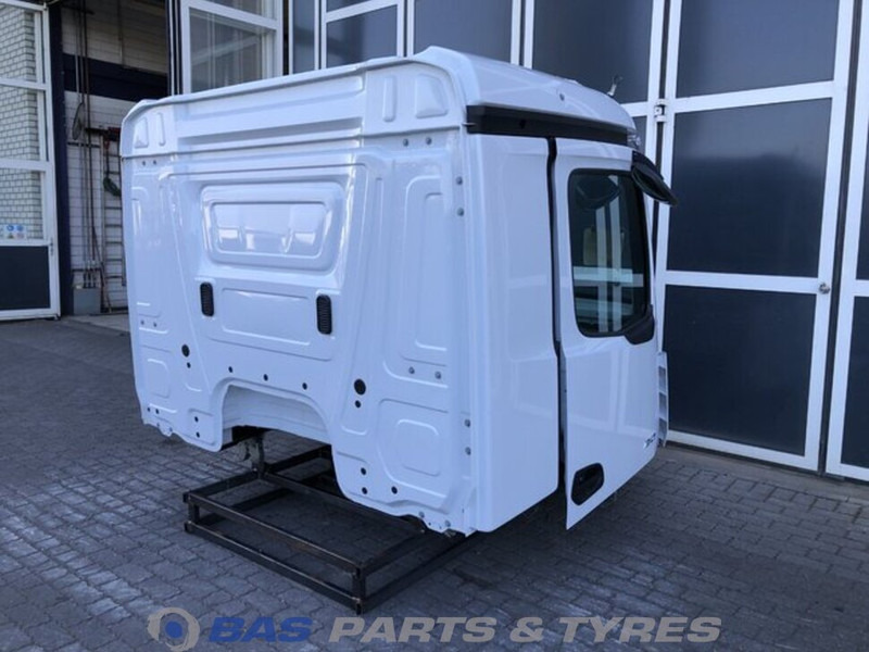 Mercedes-Benz Actros MP5 Mercedes ClassicSpace M-cab L1EH1 A 000 600 01 01 - Кабина и интерьер для Грузовиков: фото 4 Mercedes-Benz Actros MP5 Mercedes ClassicSpace M-cab L1EH1 A 000 600 01 01 - Кабина и интерьер для Грузовиков: фото 4