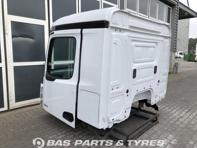 Mercedes-Benz Actros MP5 Mercedes ClassicSpace M-cab L1EH1 A 000 600 01 01 - Кабина и интерьер для Грузовиков: фото 3 Mercedes-Benz Actros MP5 Mercedes ClassicSpace M-cab L1EH1 A 000 600 01 01 - Кабина и интерьер для Грузовиков: фото 3