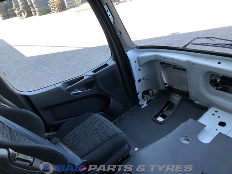 Mercedes-Benz Actros MP5 Mercedes ClassicSpace M-cab L1EH1 A 000 600 01 01 - Кабина и интерьер для Грузовиков: фото 5 Mercedes-Benz Actros MP5 Mercedes ClassicSpace M-cab L1EH1 A 000 600 01 01 - Кабина и интерьер для Грузовиков: фото 5