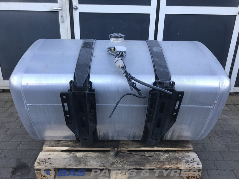 Mercedes-Benz Brandstoftank Mercedes 570 Liter A 960 475 27 03 - Топливный бак для Грузовиков: фото 3 Mercedes-Benz Brandstoftank Mercedes 570 Liter A 960 475 27 03 - Топливный бак для Грузовиков: фото 3