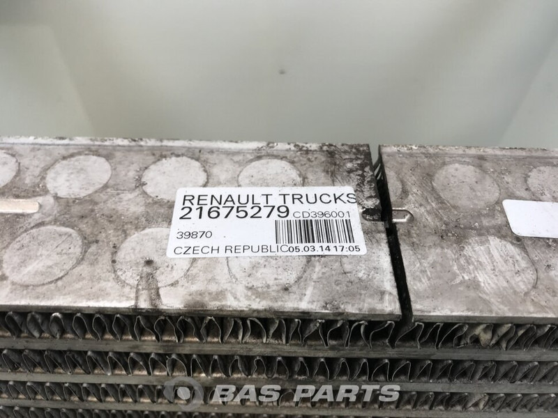 Renault Intercooler Renault 7421675279 - Интеркулер для Грузовиков: фото 3 Renault Intercooler Renault 7421675279 - Интеркулер для Грузовиков: фото 3