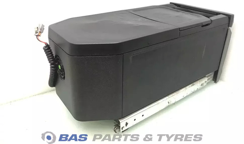 DAF XF G2 Koelkast DAF 35 Liter 2318729 - Запчасти для Грузовиков: фото 4 DAF XF G2 Koelkast DAF 35 Liter 2318729 - Запчасти для Грузовиков: фото 4