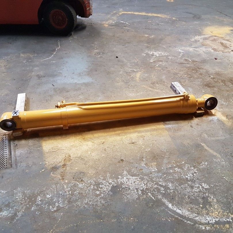 Botella pluma Komatsu PC228 - Гидравлический цилиндр для Строительной техники: фото 1 Botella pluma Komatsu PC228 - Гидравлический цилиндр для Строительной техники: фото 1