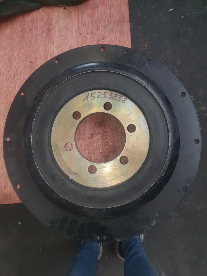 DAMPER COUPLING 15253832 TEREX TR35 - Сцепление и запчасти для Карьерных самосвалов: фото 2 DAMPER COUPLING 15253832 TEREX TR35 - Сцепление и запчасти для Карьерных самосвалов: фото 2