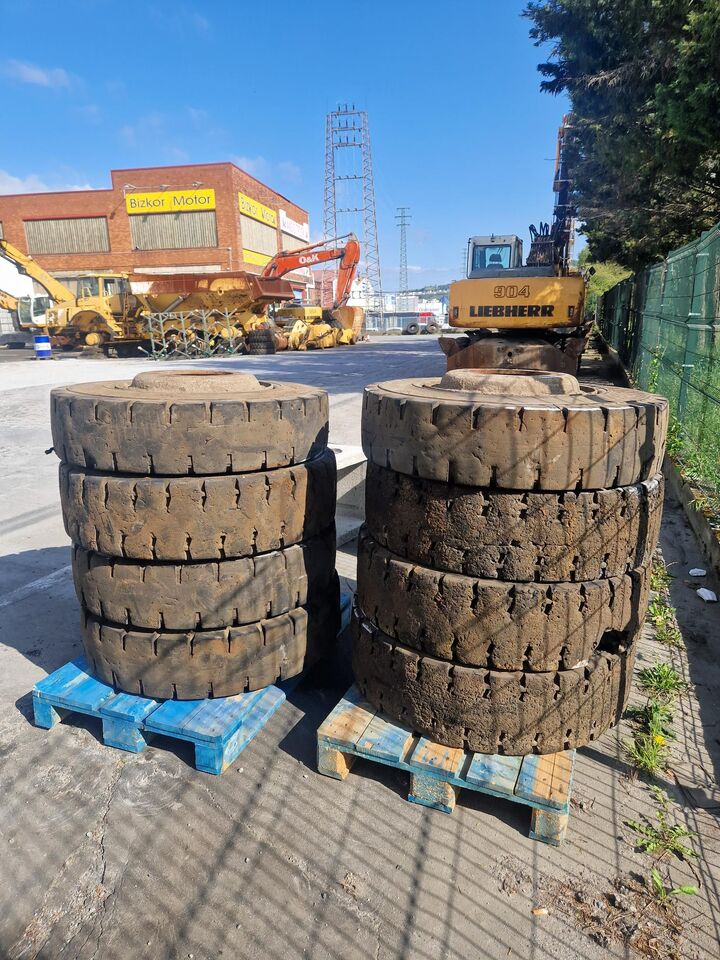 RUEDAS MACIZAS 12.00R20 - Шины и диски: фото 2 RUEDAS MACIZAS 12.00R20 - Шины и диски: фото 2