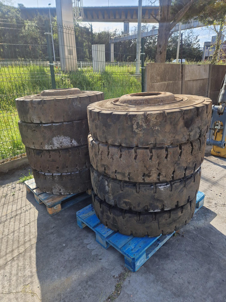 RUEDAS MACIZAS 12.00R20 - Колесо для Строительной техники: фото 4 RUEDAS MACIZAS 12.00R20 - Колесо для Строительной техники: фото 4