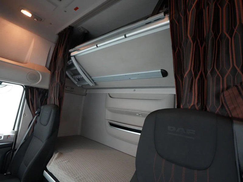 Тягач DAF XF 480 FT Super Space Cab, 2x Tanks: фото 16 Тягач DAF XF 480 FT Super Space Cab, 2x Tanks: фото 16