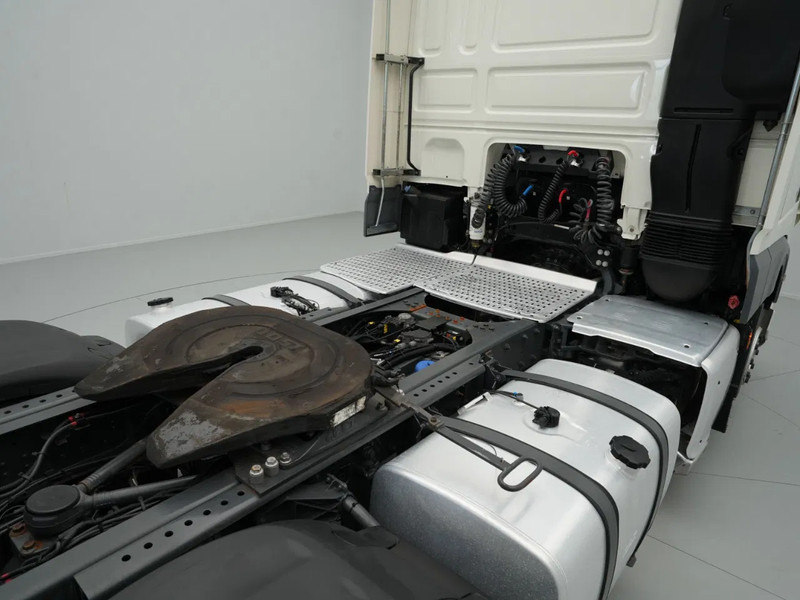 Тягач DAF XF 480 FT Super Space Cab, 2x Tanks: фото 10 Тягач DAF XF 480 FT Super Space Cab, 2x Tanks: фото 10