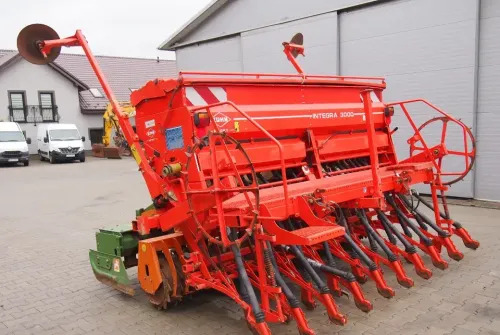 Agregat uprawowo-siewny Kuhn KE303 i INTEGRA 3000 2009 Agrebat uprawowo siewny, brona aktywna AMAZONE i KUHN - Посевной комплекс: фото 5 Agregat uprawowo-siewny Kuhn KE303 i INTEGRA 3000 2009 Agrebat uprawowo siewny, brona aktywna AMAZONE i KUHN - Посевной комплекс: фото 5