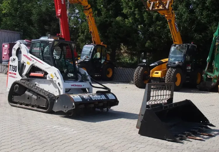 Miniładowarka Bobcat T190 2012 - Мини-погрузчик с бортовым поворотом: фото 2 Miniładowarka Bobcat T190 2012 - Мини-погрузчик с бортовым поворотом: фото 2