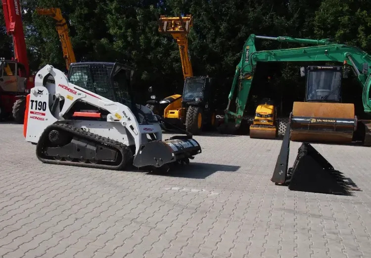 Miniładowarka Bobcat T190 2012 - Гусеничный мини-погрузчик: фото 3 Miniładowarka Bobcat T190 2012 - Гусеничный мини-погрузчик: фото 3