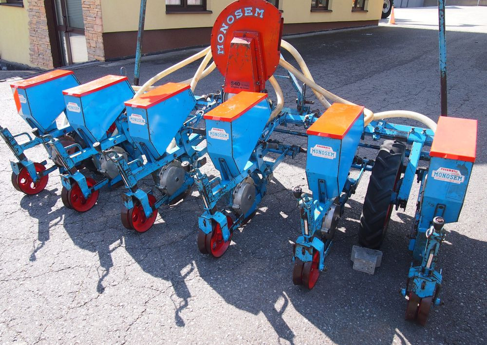 Siewnik Monosem do kukurydzy ,buraków i słonecznika - Сеялка точного высева: фото 5 Siewnik Monosem do kukurydzy ,buraków i słonecznika - Сеялка точного высева: фото 5