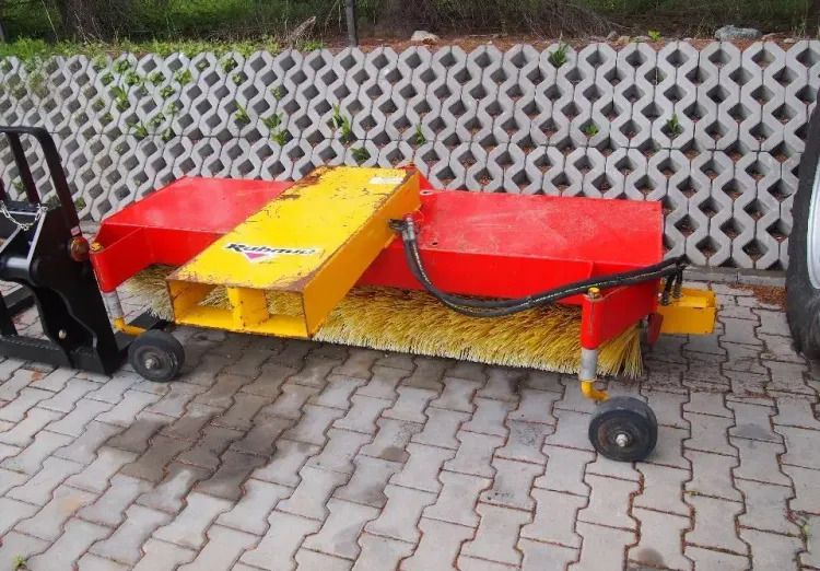 Zmiatarka Rabaud Szerokość robocza 2m - Щетка: фото 1 Zmiatarka Rabaud Szerokość robocza 2m - Щетка: фото 1