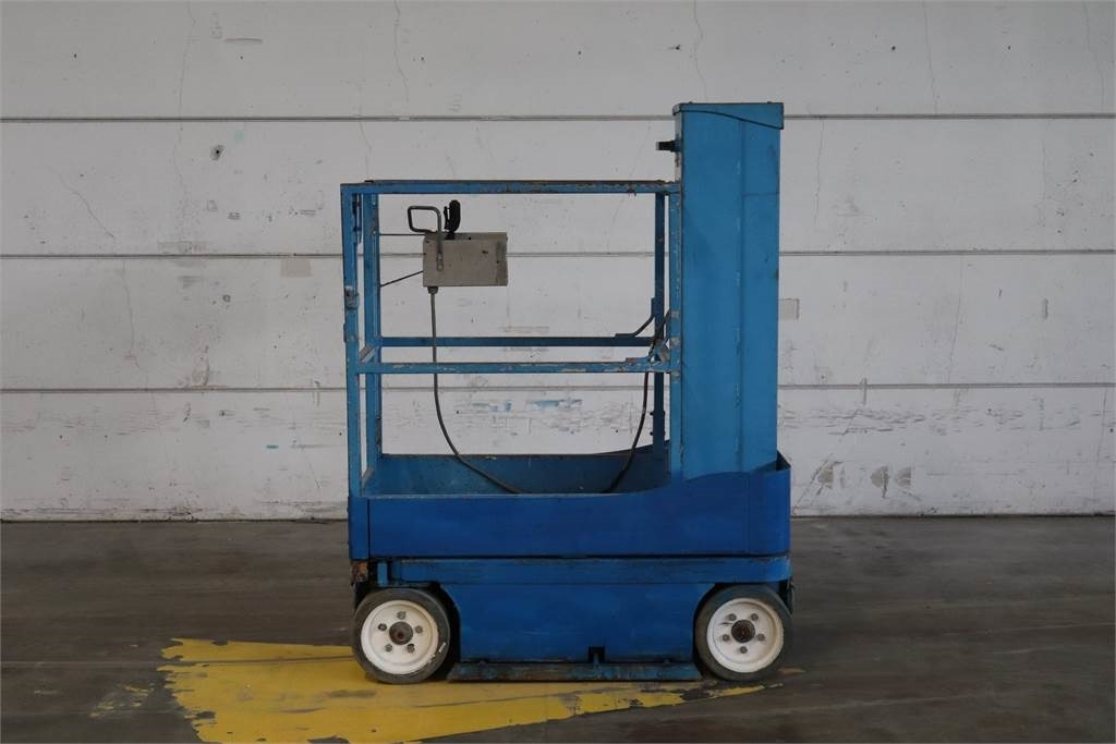 SkyJack SJ16  - Вертикальный мачтовый подъемник: фото 1 SkyJack SJ16  - Вертикальный мачтовый подъемник: фото 1