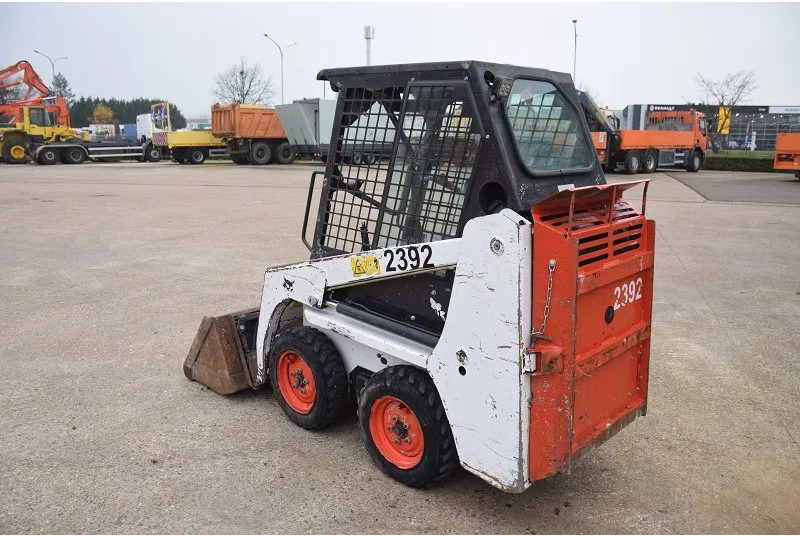 Bobcat S70 - Мини-погрузчик с бортовым поворотом: фото 3 Bobcat S70 - Мини-погрузчик с бортовым поворотом: фото 3