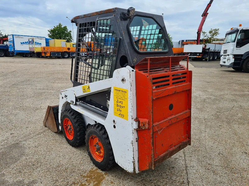 Bobcat S70 - Мини-погрузчик с бортовым поворотом: фото 3 Bobcat S70 - Мини-погрузчик с бортовым поворотом: фото 3