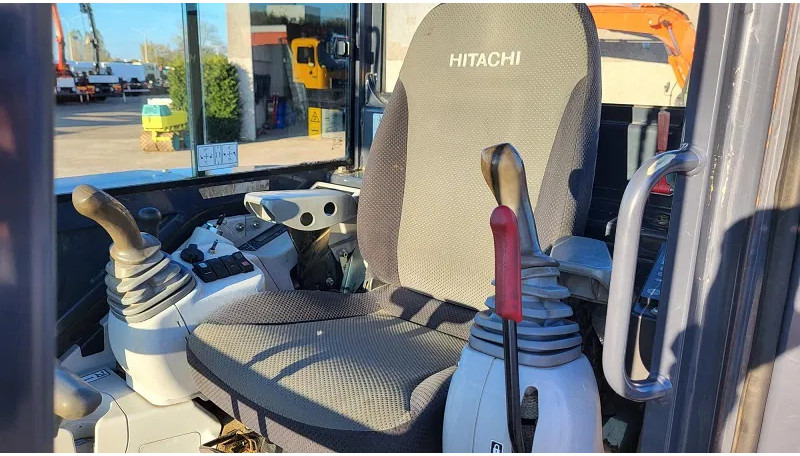 Гусеничный экскаватор Hitachi ZX65USB-5A CLR: фото 9 Гусеничный экскаватор Hitachi ZX65USB-5A CLR: фото 9