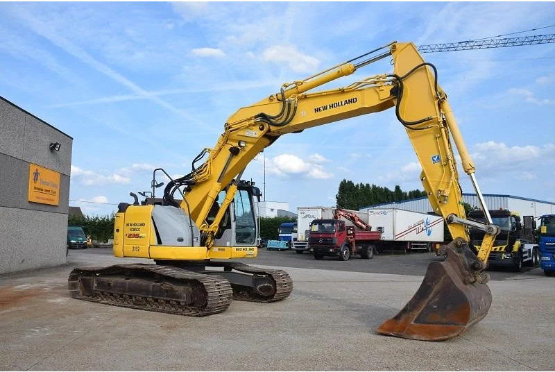 Гусеничный экскаватор New Holland Kobelco E235B SR-LCT: фото 6