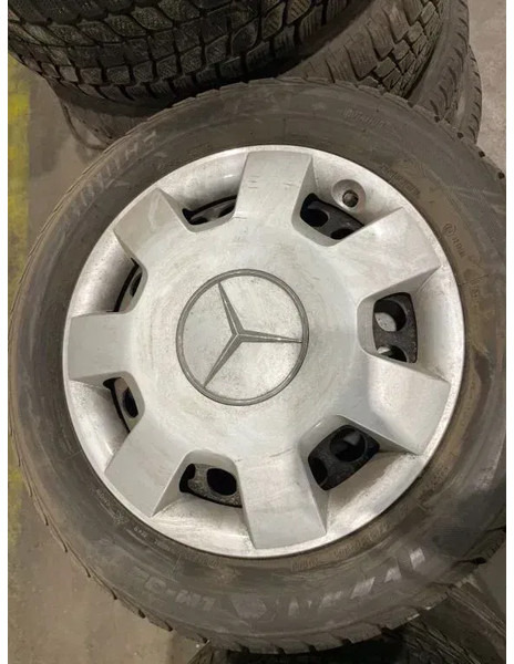 Bridgestone *Mercedes deksels met banden*205/55R16 - Шины и диски для Легковых автомобилей: фото 2 Bridgestone *Mercedes deksels met banden*205/55R16 - Шины и диски для Легковых автомобилей: фото 2