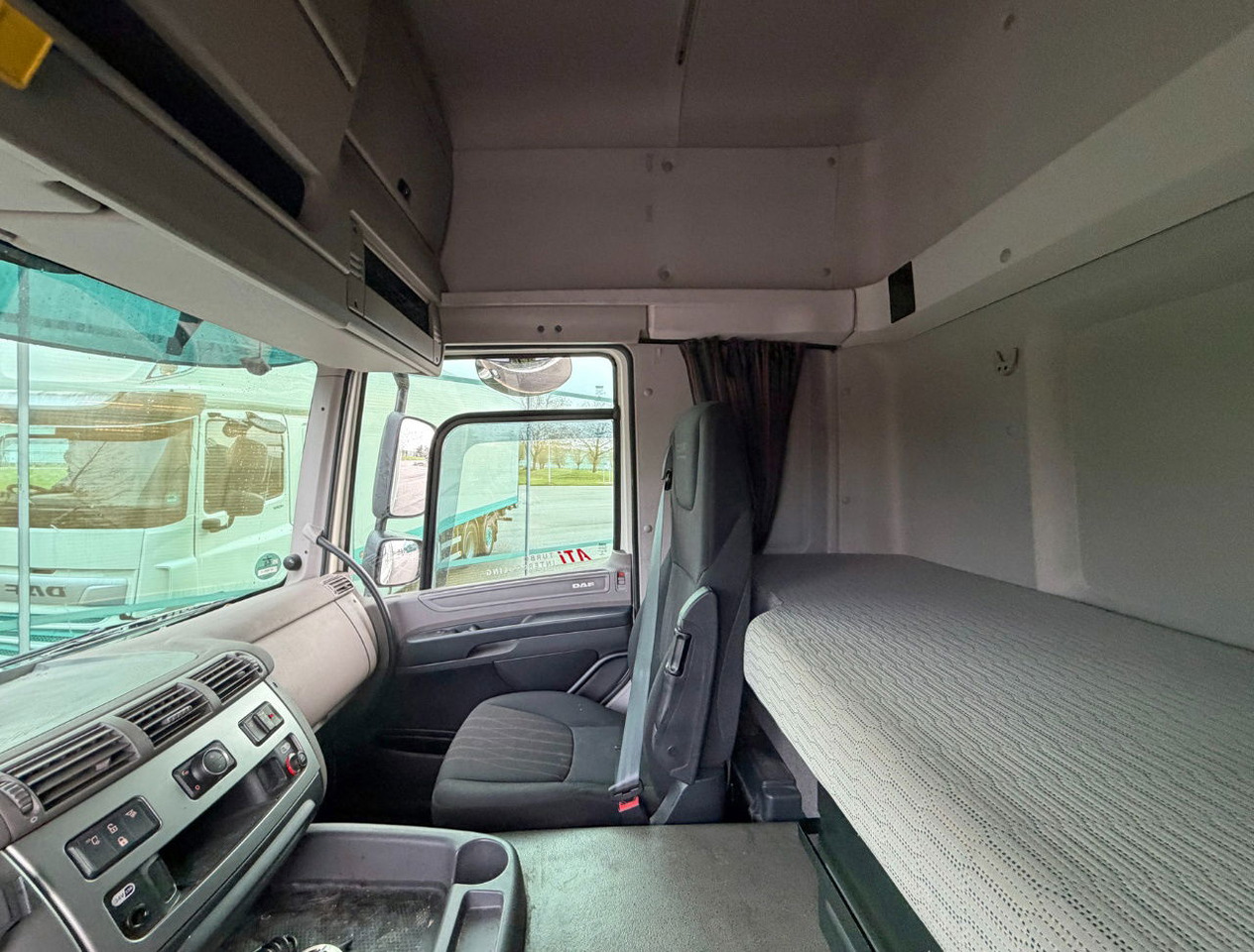 Рефрижератор DAF CF 450 SC Heiwo Isolated BOX 875 x 250 x 275 INS. Carrier Cooling 340.000 KM Tail Lift Super Condition NEW APK - TUV: фото 8