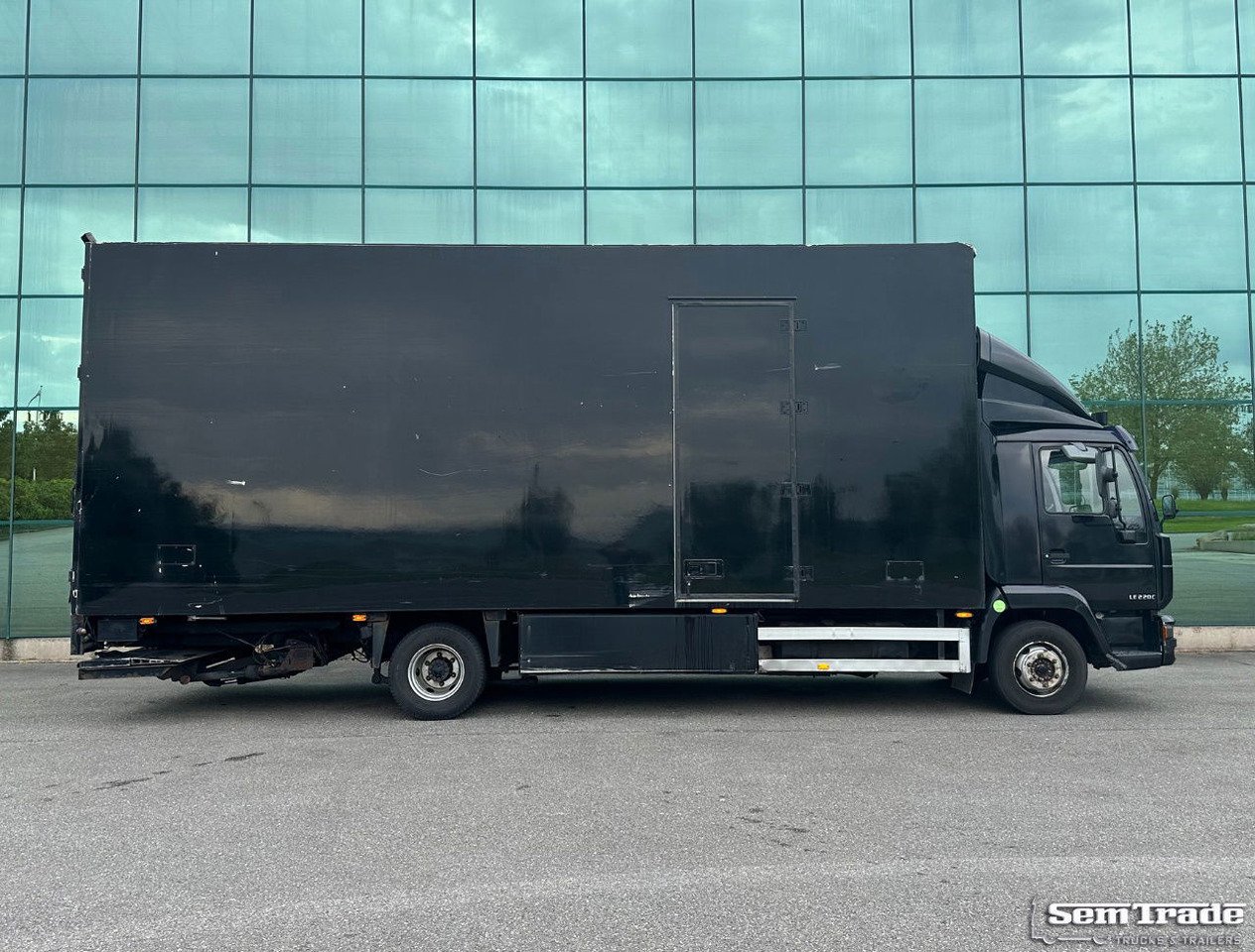 MAN LE 220C Euro 3 Isolated BOX + BOX Heater 740 x 240 x 295 CM Inside Holland Truck - Грузовик с закрытым кузовом: фото 5 MAN LE 220C Euro 3 Isolated BOX + BOX Heater 740 x 240 x 295 CM Inside Holland Truck - Грузовик с закрытым кузовом: фото 5