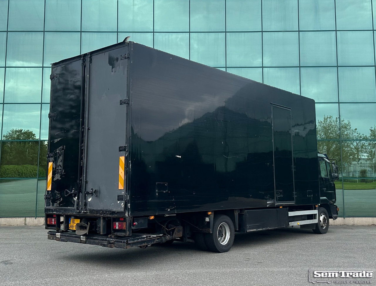 MAN LE 220C Euro 3 Isolated BOX + BOX Heater 740 x 240 x 295 CM Inside Holland Truck - Грузовик с закрытым кузовом: фото 4 MAN LE 220C Euro 3 Isolated BOX + BOX Heater 740 x 240 x 295 CM Inside Holland Truck - Грузовик с закрытым кузовом: фото 4