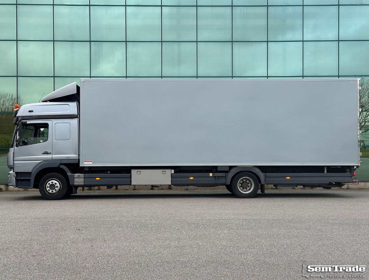 Mercedes-Benz Atego 1221 Euro 6 Isolated BOX + Heater Side Door Tail Lift 336.00 - Грузовик с закрытым кузовом: фото 2 Mercedes-Benz Atego 1221 Euro 6 Isolated BOX + Heater Side Door Tail Lift 336.00 - Грузовик с закрытым кузовом: фото 2