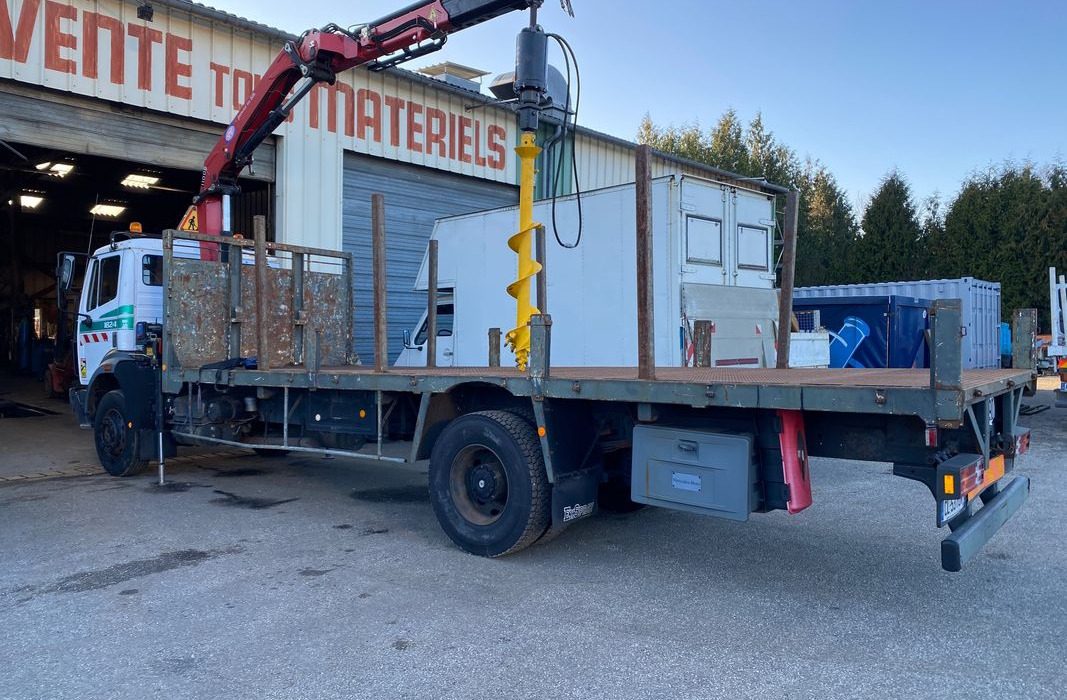 Camion tarieres Plantation Poteaux France Telecom - Грузовик бортовой/ Платформа, Автоманипулятор: фото 5 Camion tarieres Plantation Poteaux France Telecom - Грузовик бортовой/ Платформа, Автоманипулятор: фото 5