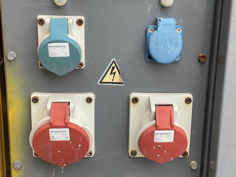 SDMO R 110 C 3 - Электрогенератор: фото 4 SDMO R 110 C 3 - Электрогенератор: фото 4