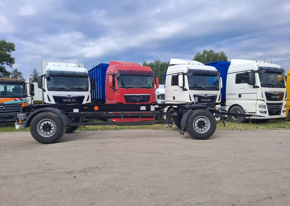 Krone Przyczepa Krone BDF - Прицеп-контейнеровоз/ Сменный кузов: фото 2 Krone Przyczepa Krone BDF - Прицеп-контейнеровоз/ Сменный кузов: фото 2