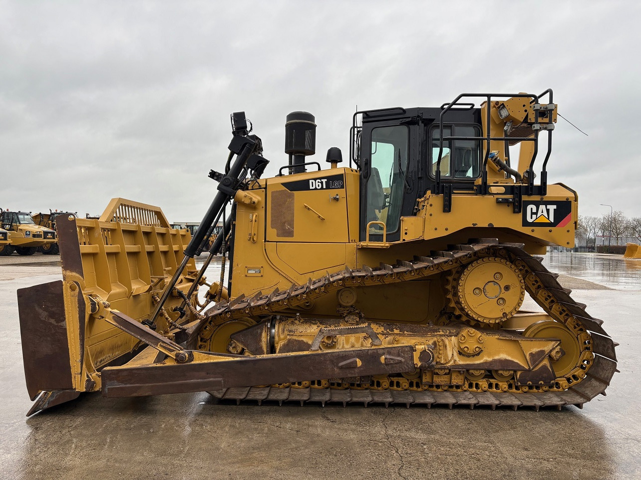 CATERPILLAR D6T LGP - Бульдозер: фото 2 CATERPILLAR D6T LGP - Бульдозер: фото 2