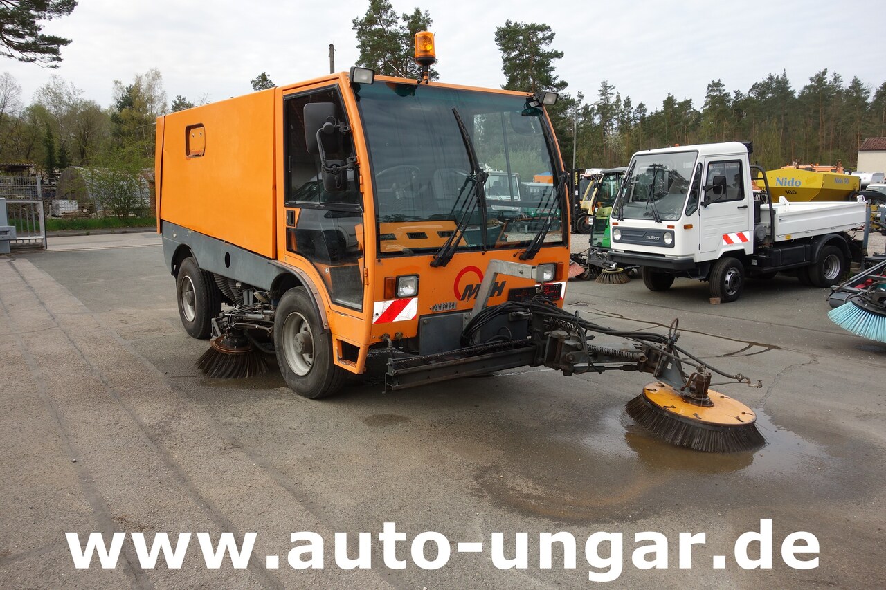 Aebi Schmidt MFH 5000 Kehrmaschine 4-Rad Lenkung Wildkrautbesen - Подметально-уборочная машина: фото 1 Aebi Schmidt MFH 5000 Kehrmaschine 4-Rad Lenkung Wildkrautbesen - Подметально-уборочная машина: фото 1