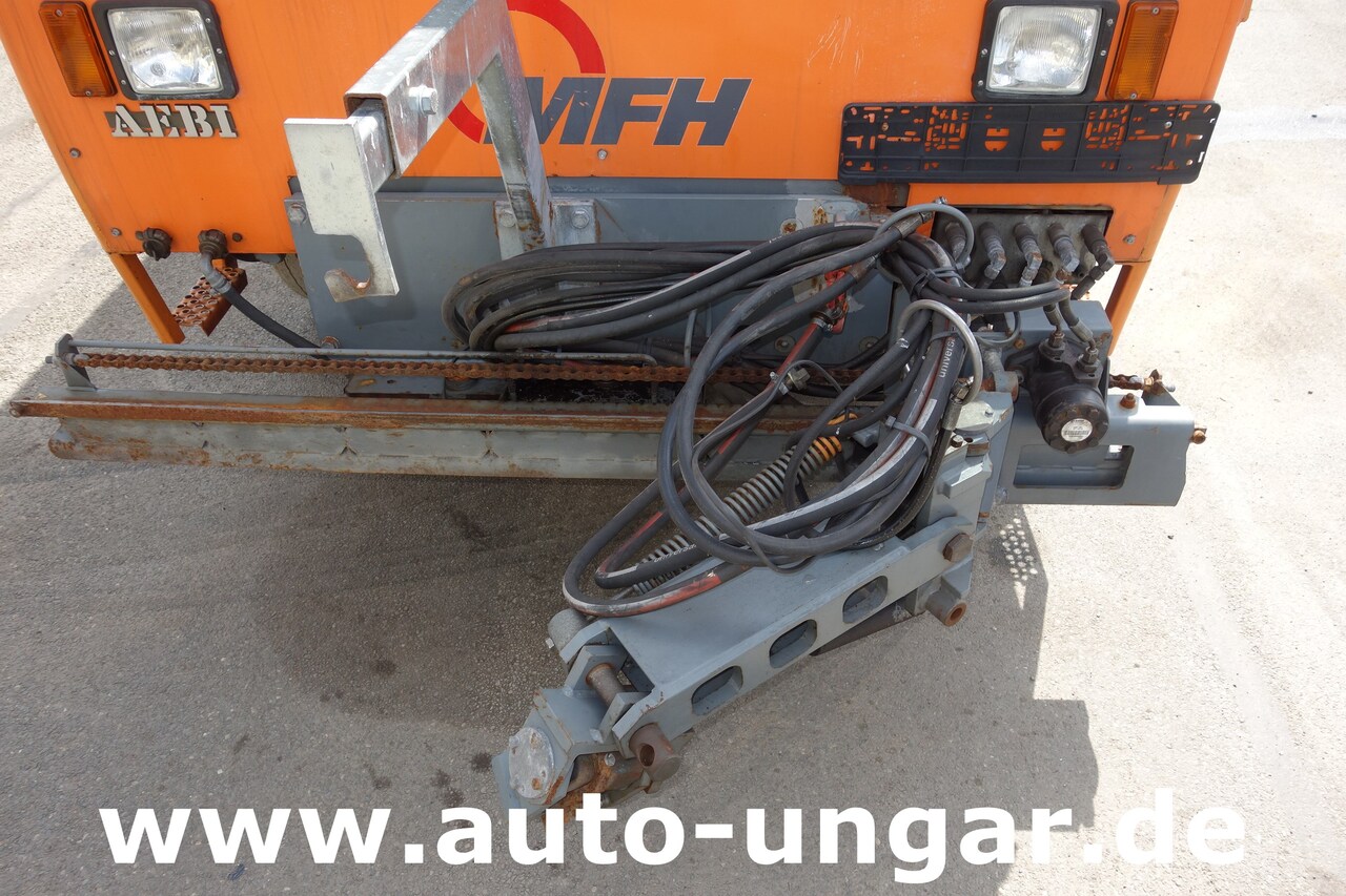 Aebi Schmidt MFH 5000 Kehrmaschine Ersatzteilträger - SpareParts EZ 2000 - Подметально-уборочная машина: фото 4 Aebi Schmidt MFH 5000 Kehrmaschine Ersatzteilträger - SpareParts EZ 2000 - Подметально-уборочная машина: фото 4