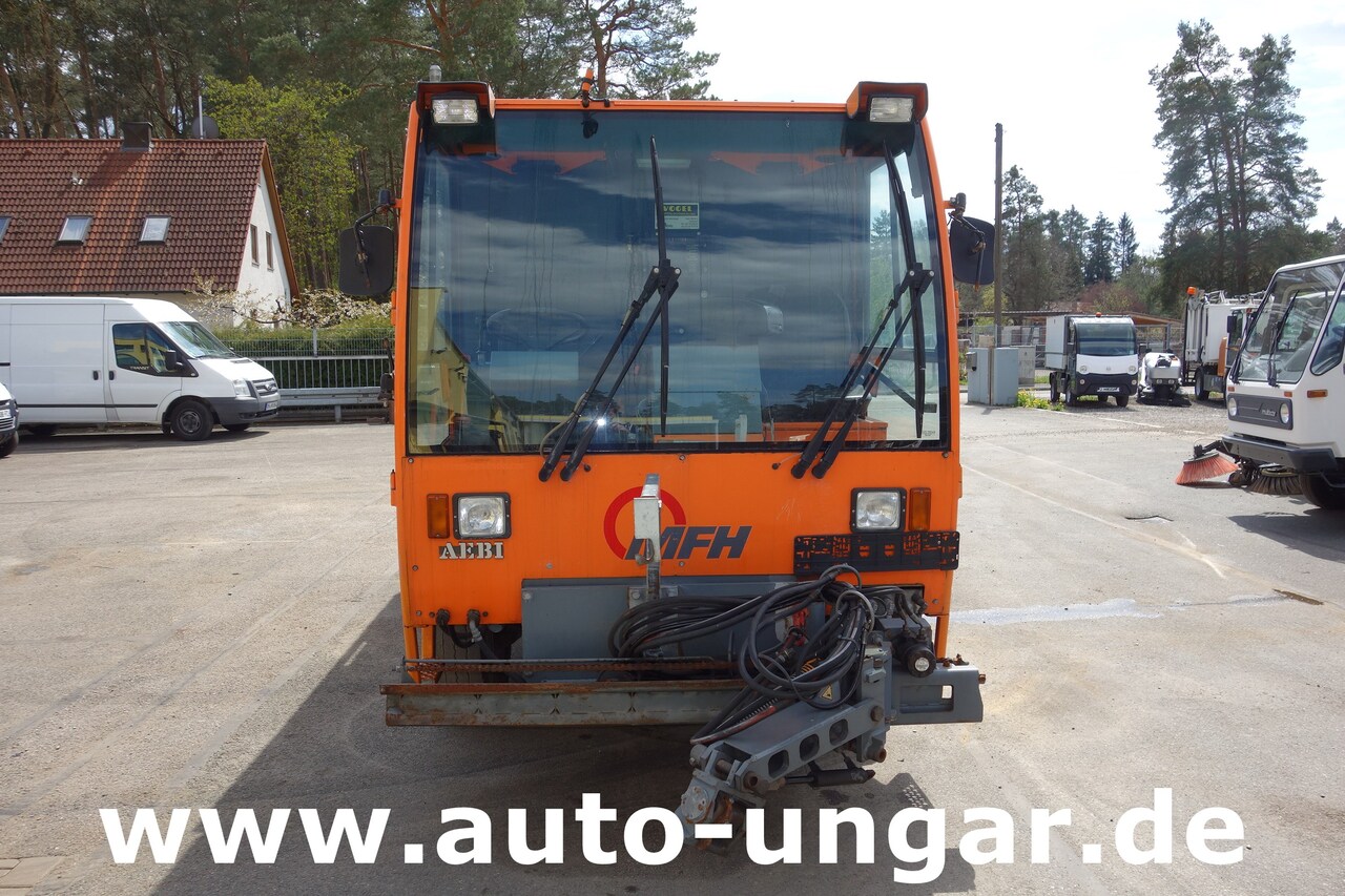 Aebi Schmidt MFH 5000 Kehrmaschine Ersatzteilträger - SpareParts EZ 2000 - Подметально-уборочная машина: фото 2 Aebi Schmidt MFH 5000 Kehrmaschine Ersatzteilträger - SpareParts EZ 2000 - Подметально-уборочная машина: фото 2